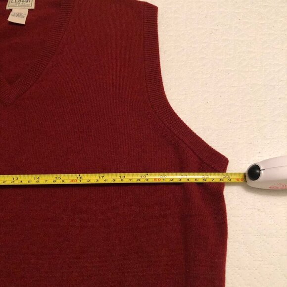 LL BEAN Vest Mens Size L Sweater 100% Pure Lambswool V-Neck Sleeveless Color Red - Picture 4 of 9